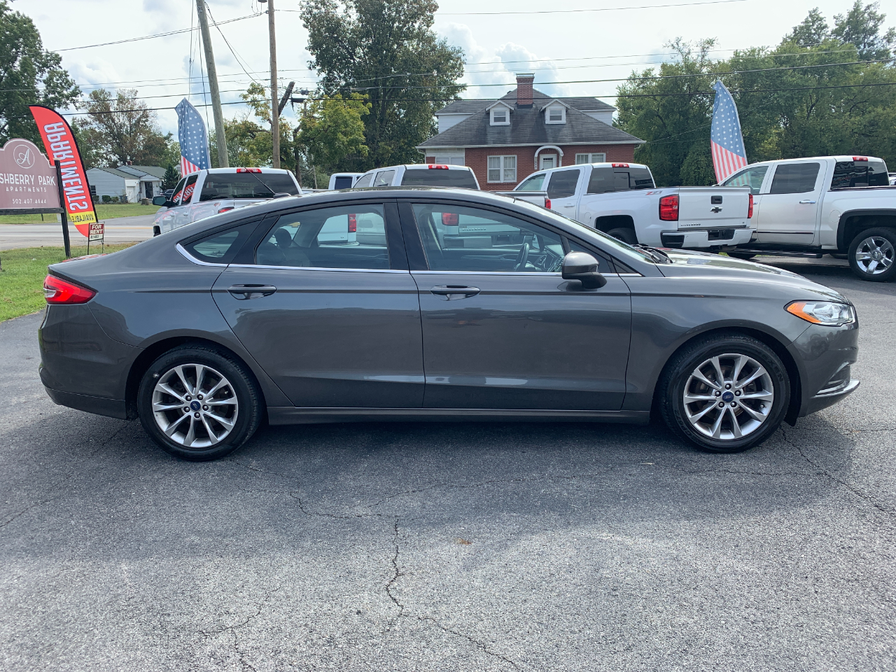 2017 Ford Fusion SE photo 2