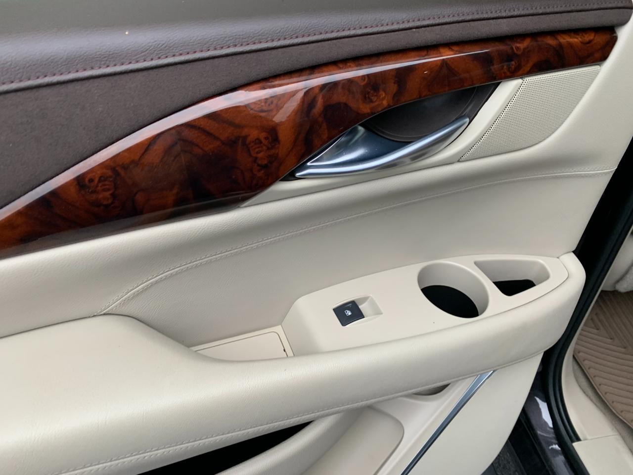 Cadillac Escalade ESV Premium 4WD 2015