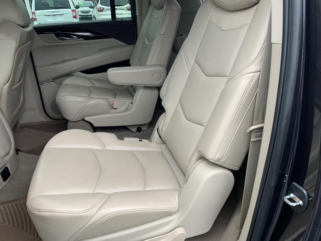 Cadillac Escalade ESV Premium 4WD 2015