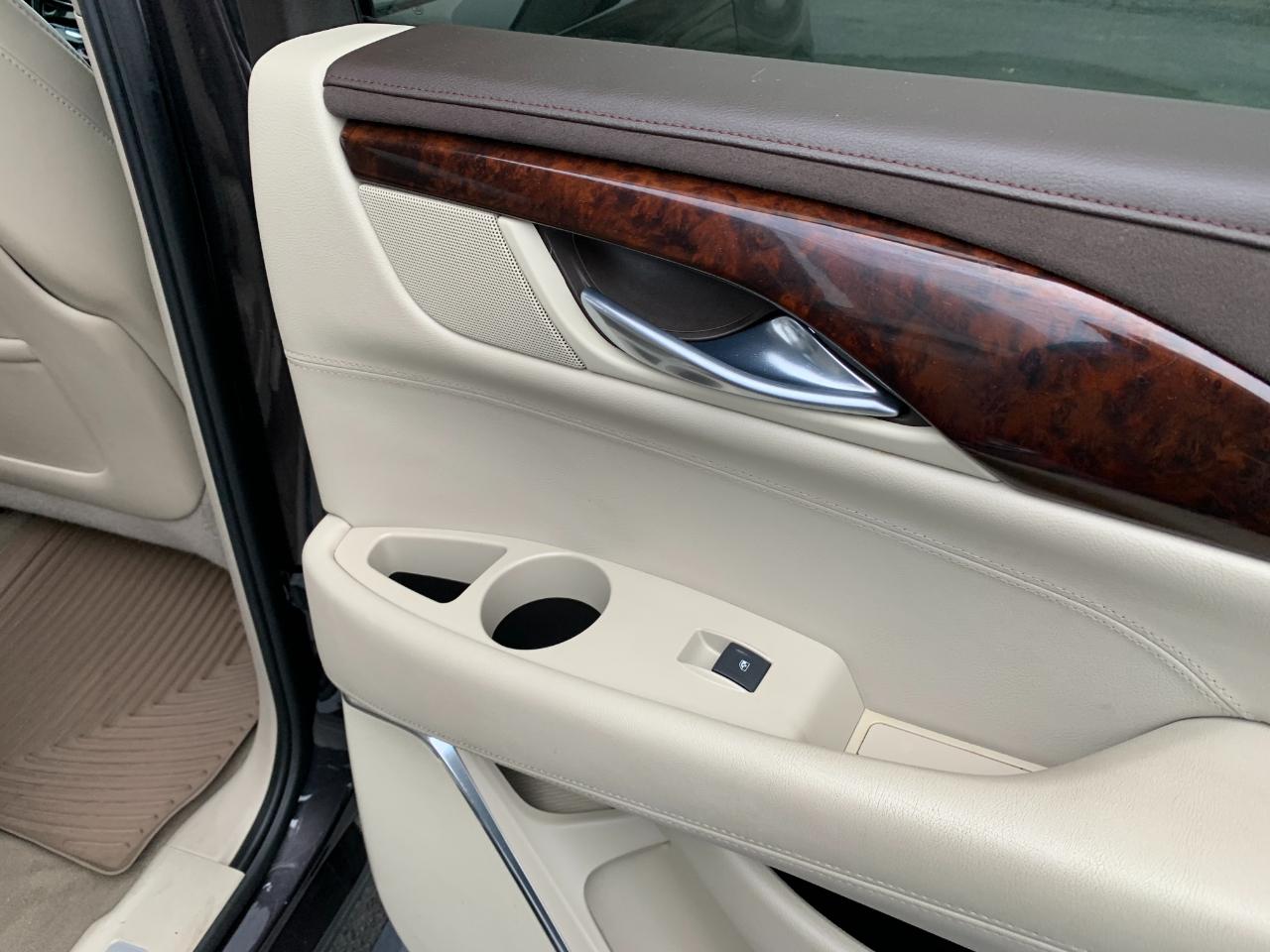 Cadillac Escalade ESV Premium 4WD 2015