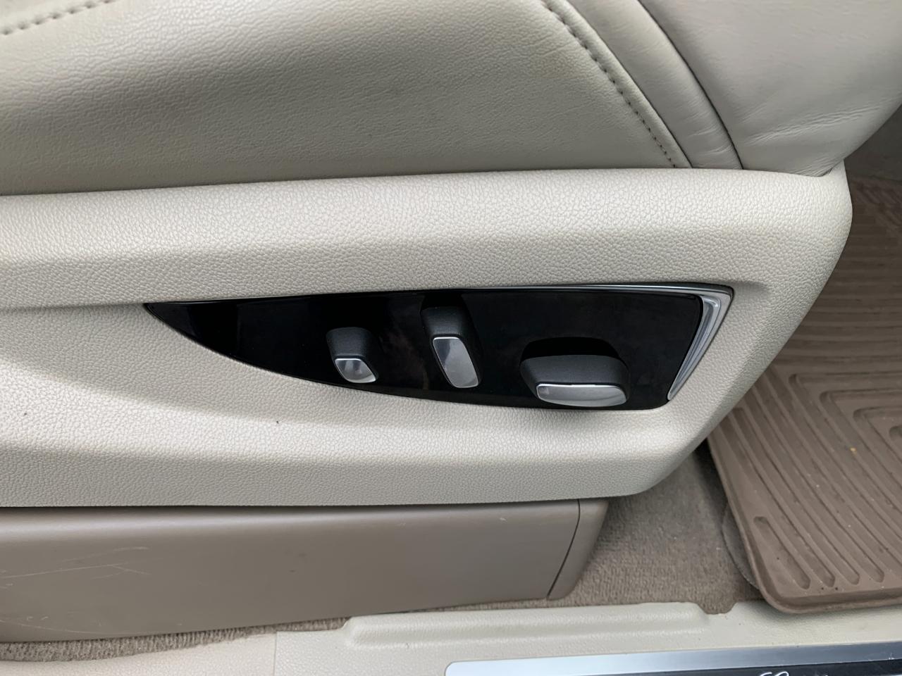 Cadillac Escalade ESV Premium 4WD 2015