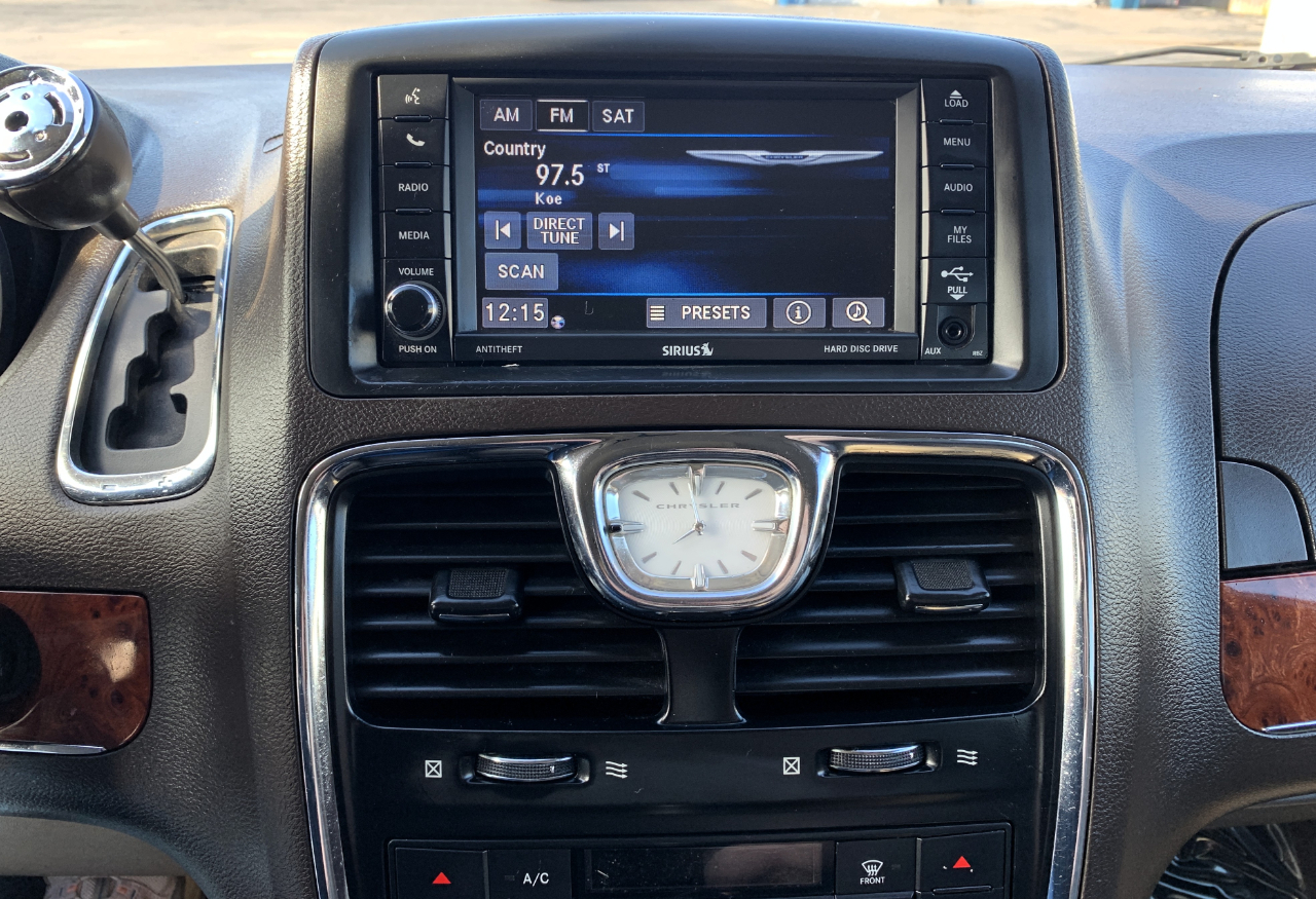 Chrysler Town & Country Touring 2016