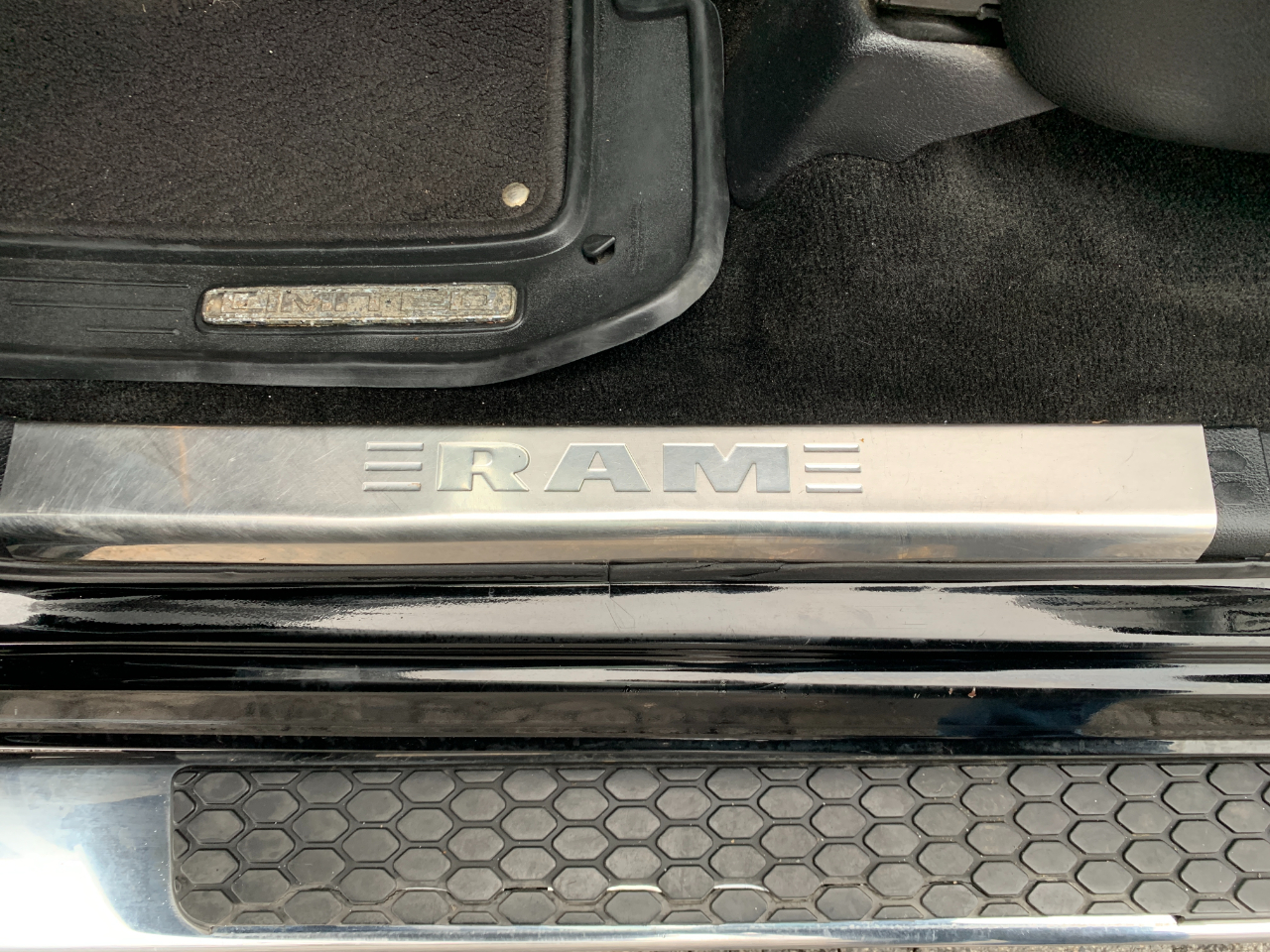 RAM 1500 Laramie Longhorn Edition Crew Cab SWB 4WD 2014