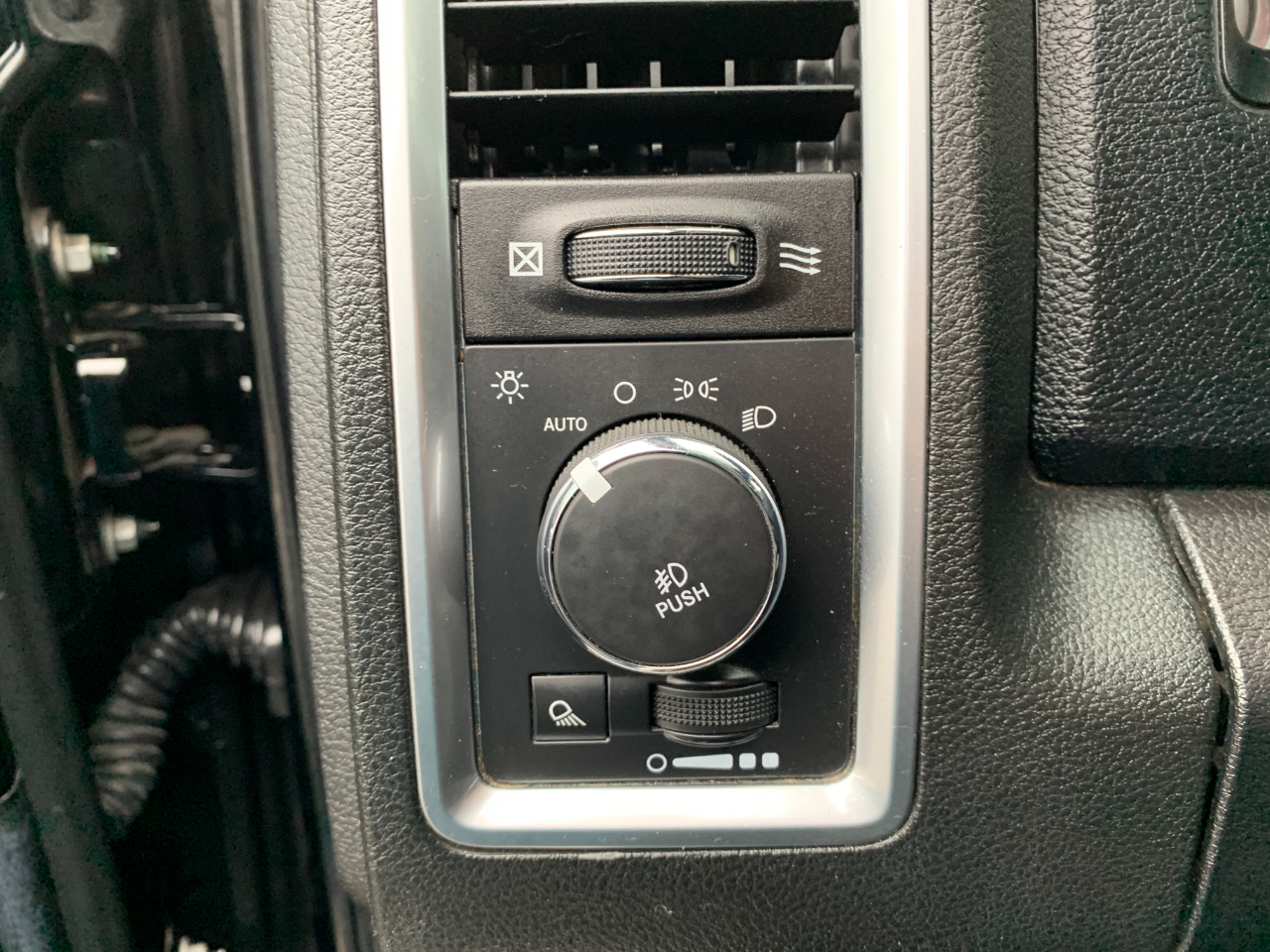 RAM 1500 Laramie Longhorn Edition Crew Cab SWB 4WD 2014