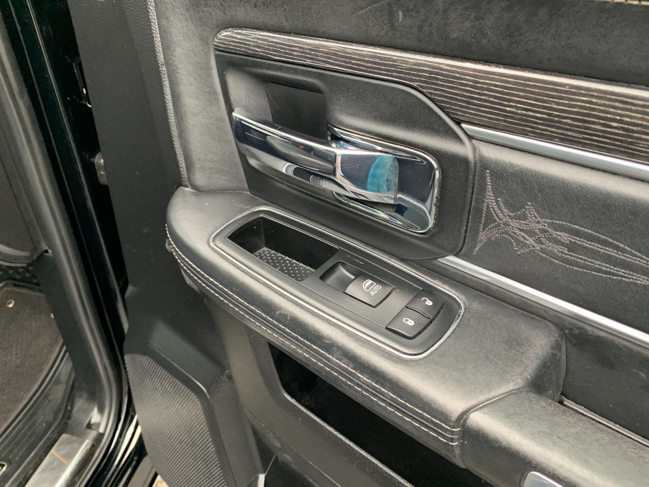 RAM 1500 Laramie Longhorn Edition Crew Cab SWB 4WD 2014