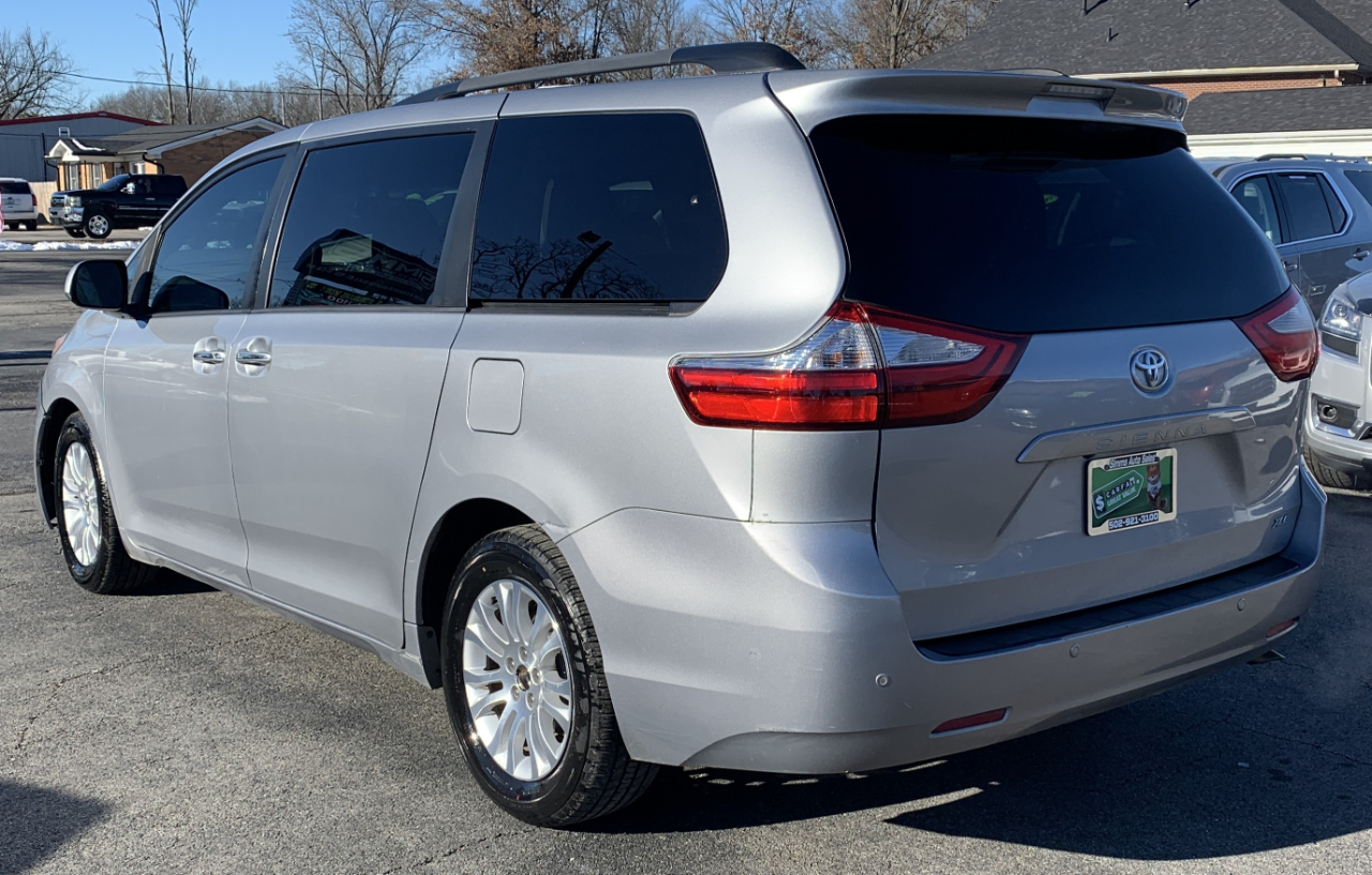 Toyota Sienna XLE FWD 8-Passenger V6 2016