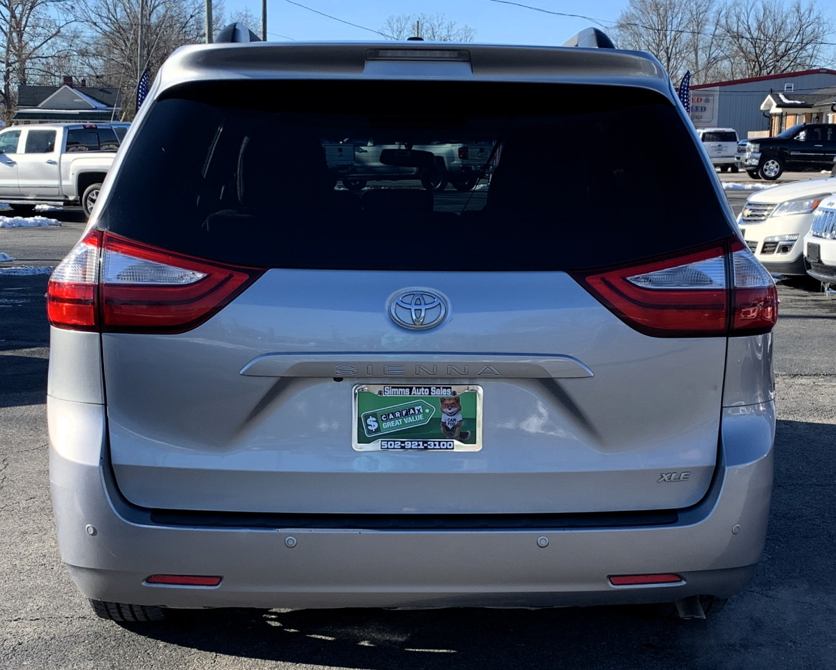 Toyota Sienna XLE FWD 8-Passenger V6 2016