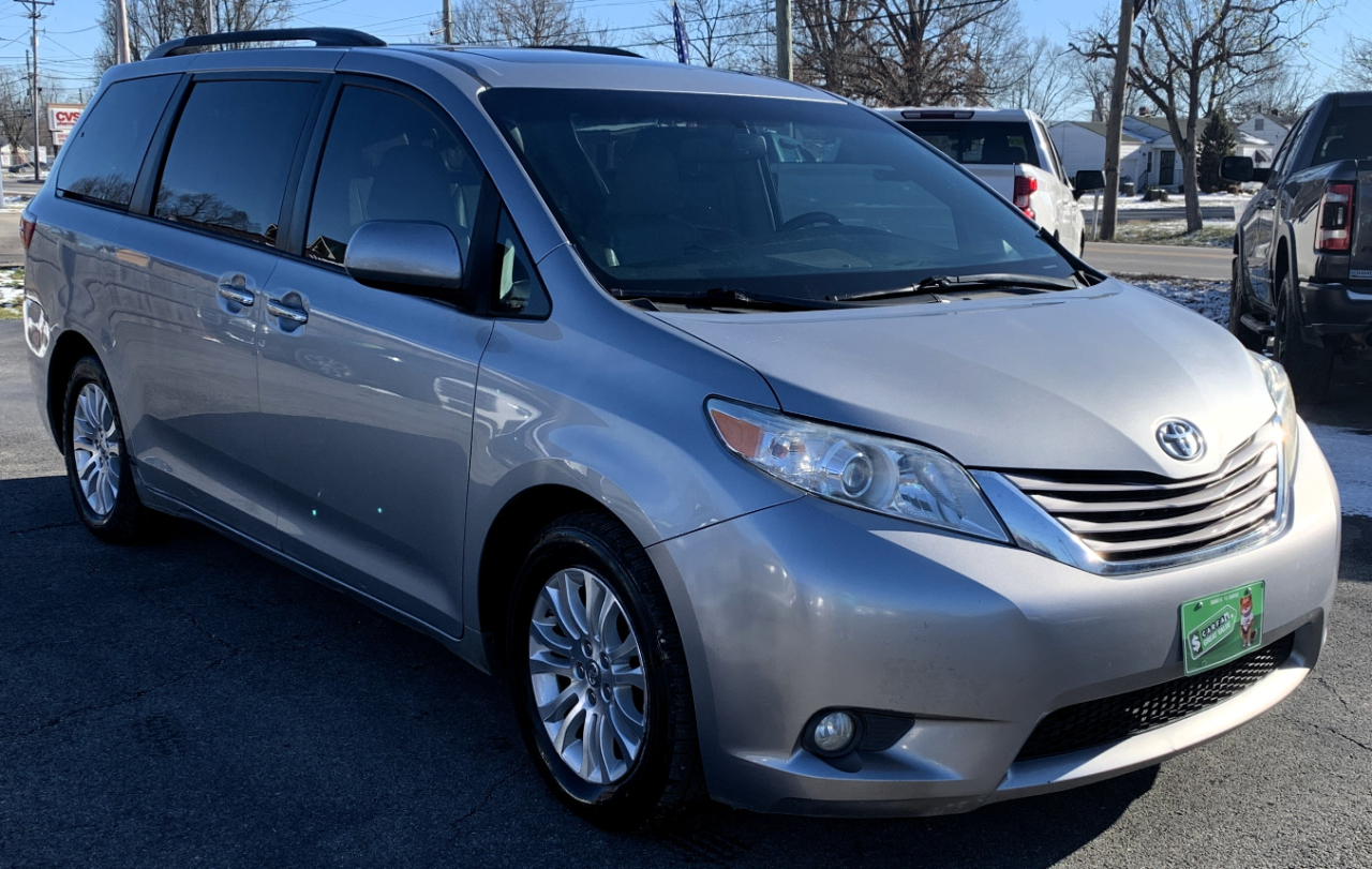 Toyota Sienna XLE FWD 8-Passenger V6 2016