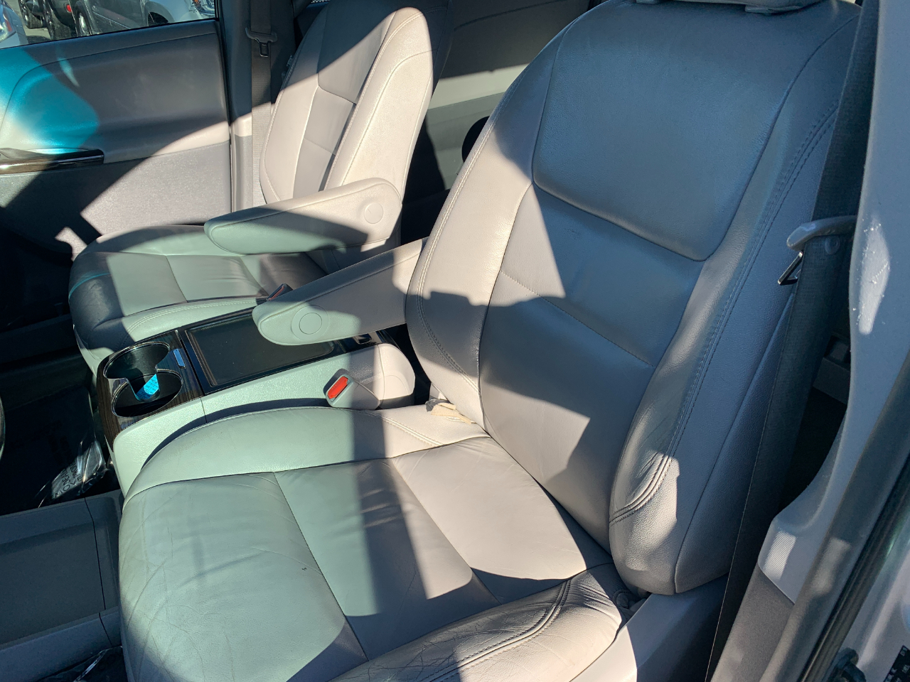 Toyota Sienna XLE FWD 8-Passenger V6 2016