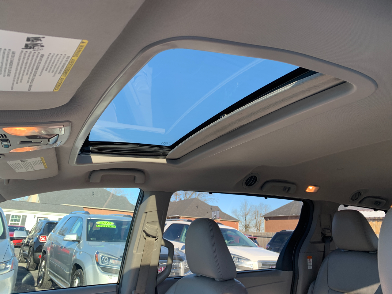 Toyota Sienna XLE FWD 8-Passenger V6 2016