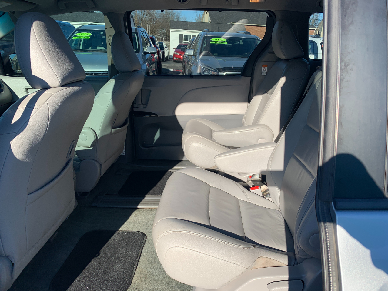 Toyota Sienna XLE FWD 8-Passenger V6 2016