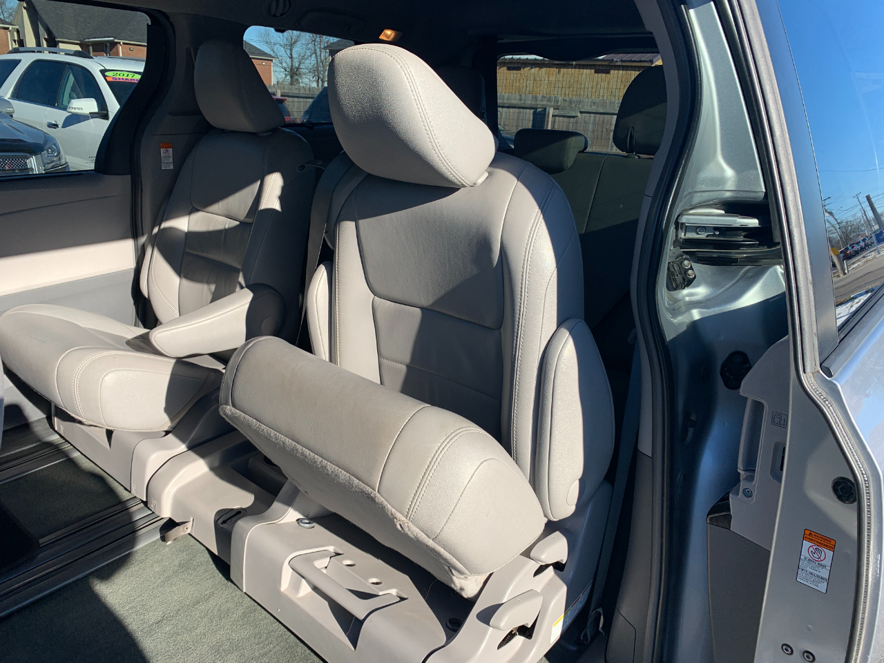 Toyota Sienna XLE FWD 8-Passenger V6 2016