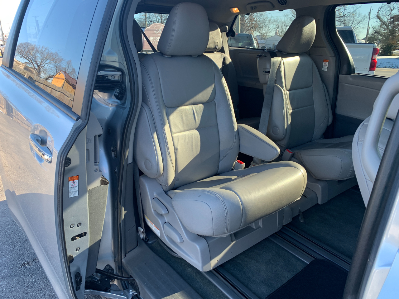 Toyota Sienna XLE FWD 8-Passenger V6 2016