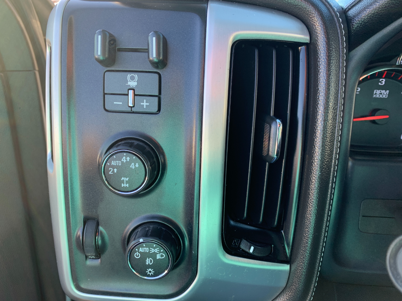 GMC Sierra 1500 SLT Crew Cab Short Box 4WD 2015