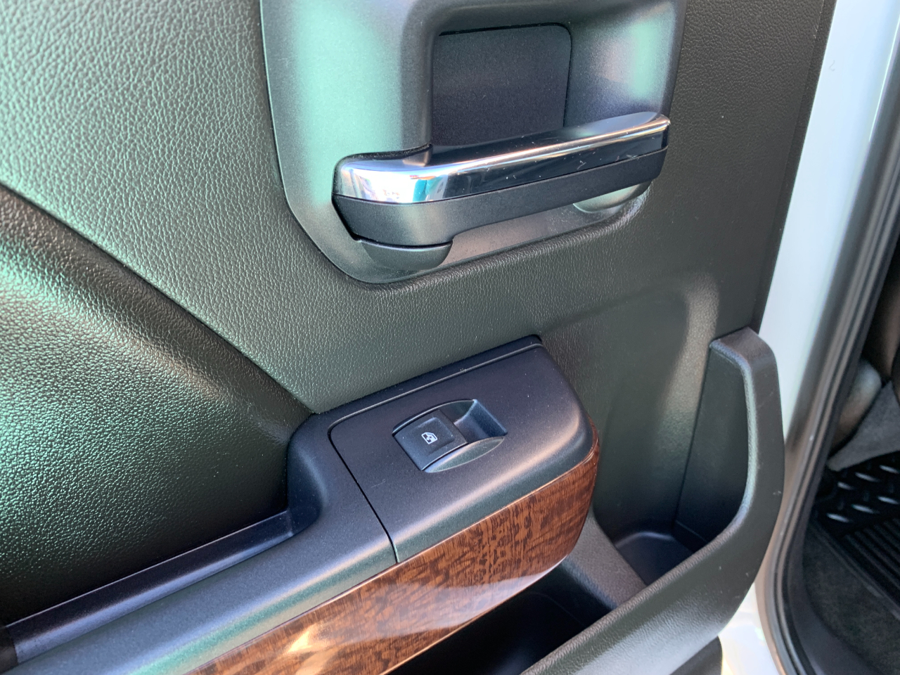 GMC Sierra 1500 SLT Crew Cab Short Box 4WD 2015