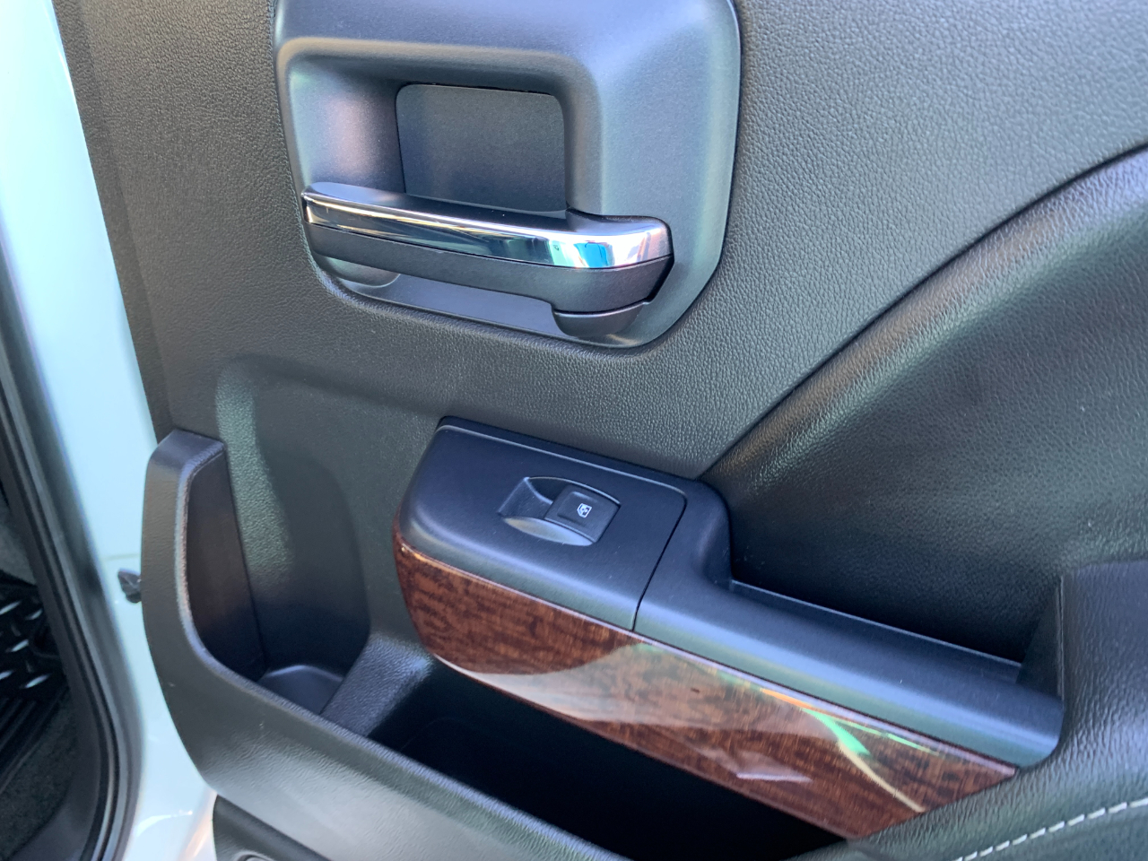 GMC Sierra 1500 SLT Crew Cab Short Box 4WD 2015