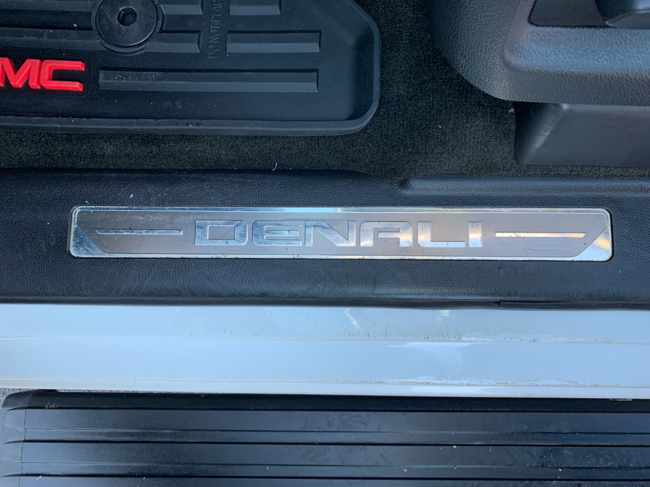 GMC Sierra 1500 Denali Crew Cab Short Box 4WD 2017