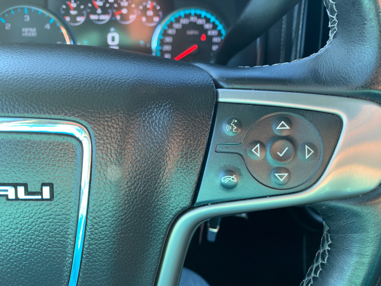 GMC Sierra 1500 Denali Crew Cab Short Box 4WD 2017