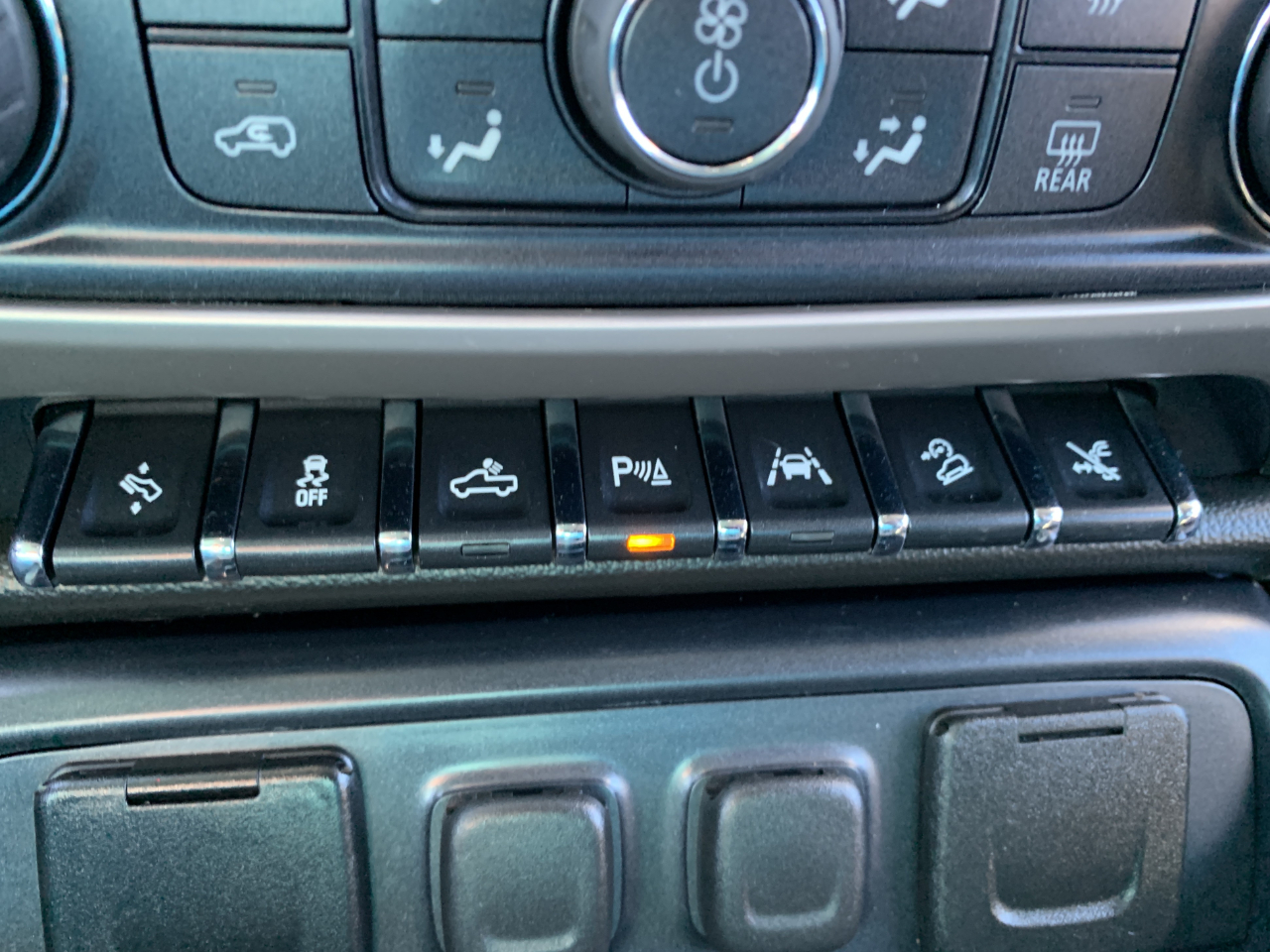 GMC Sierra 1500 Denali Crew Cab Short Box 4WD 2017