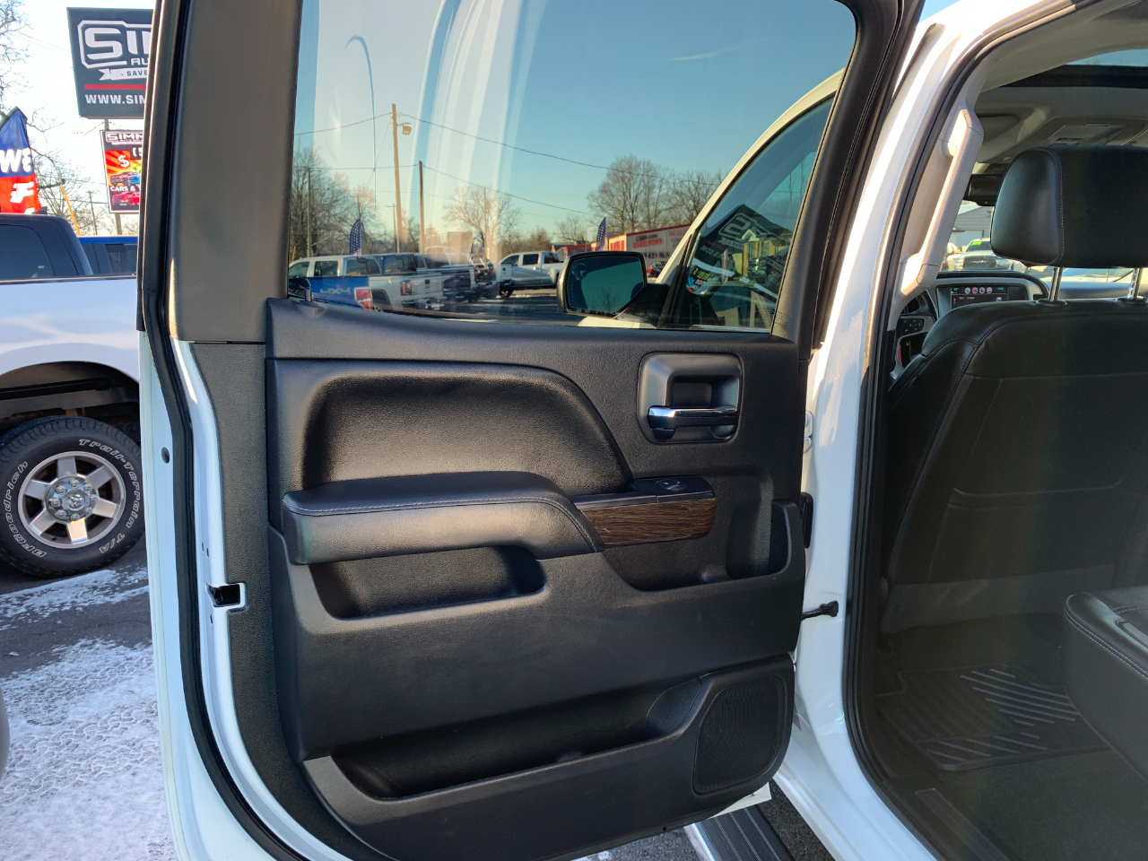 GMC Sierra 1500 Denali Crew Cab Short Box 4WD 2017