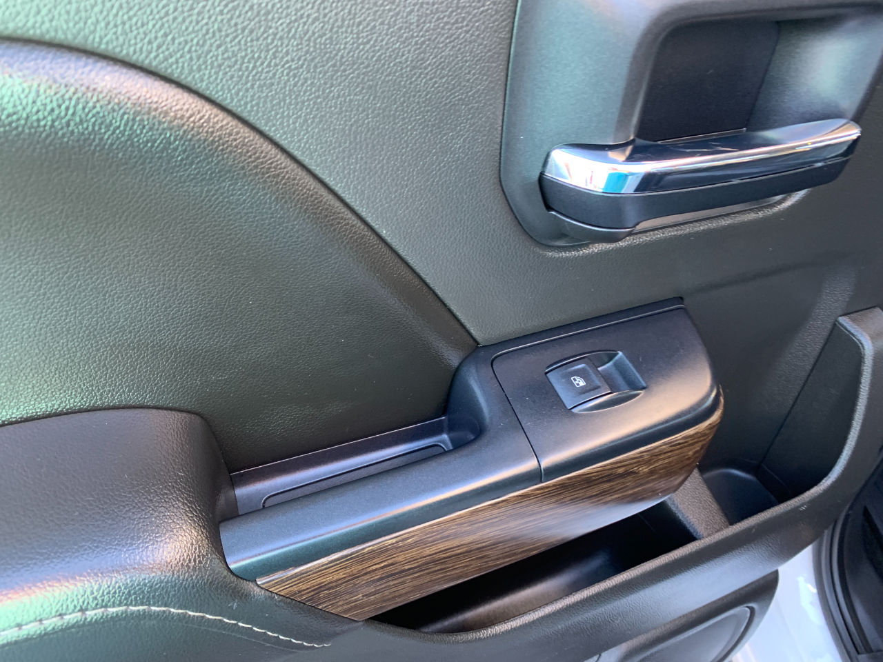 GMC Sierra 1500 Denali Crew Cab Short Box 4WD 2017