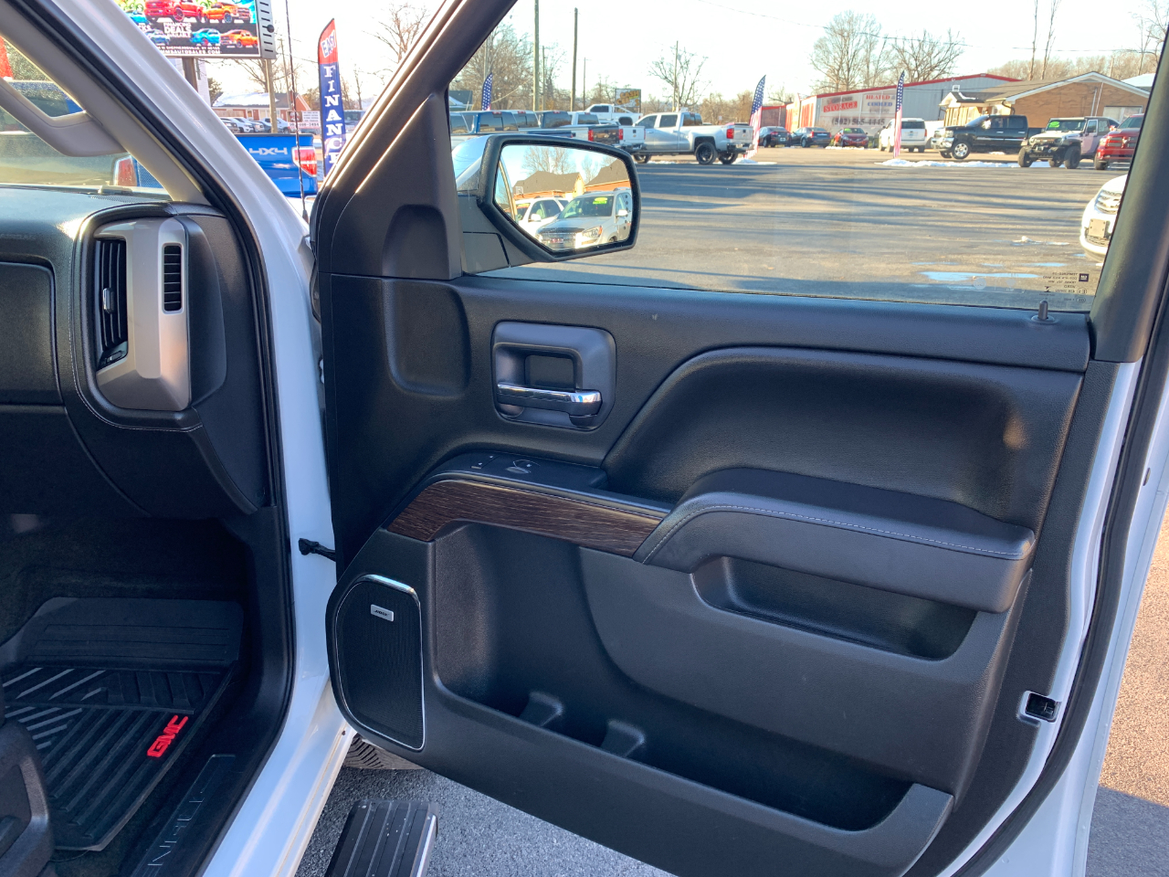 GMC Sierra 1500 Denali Crew Cab Short Box 4WD 2017