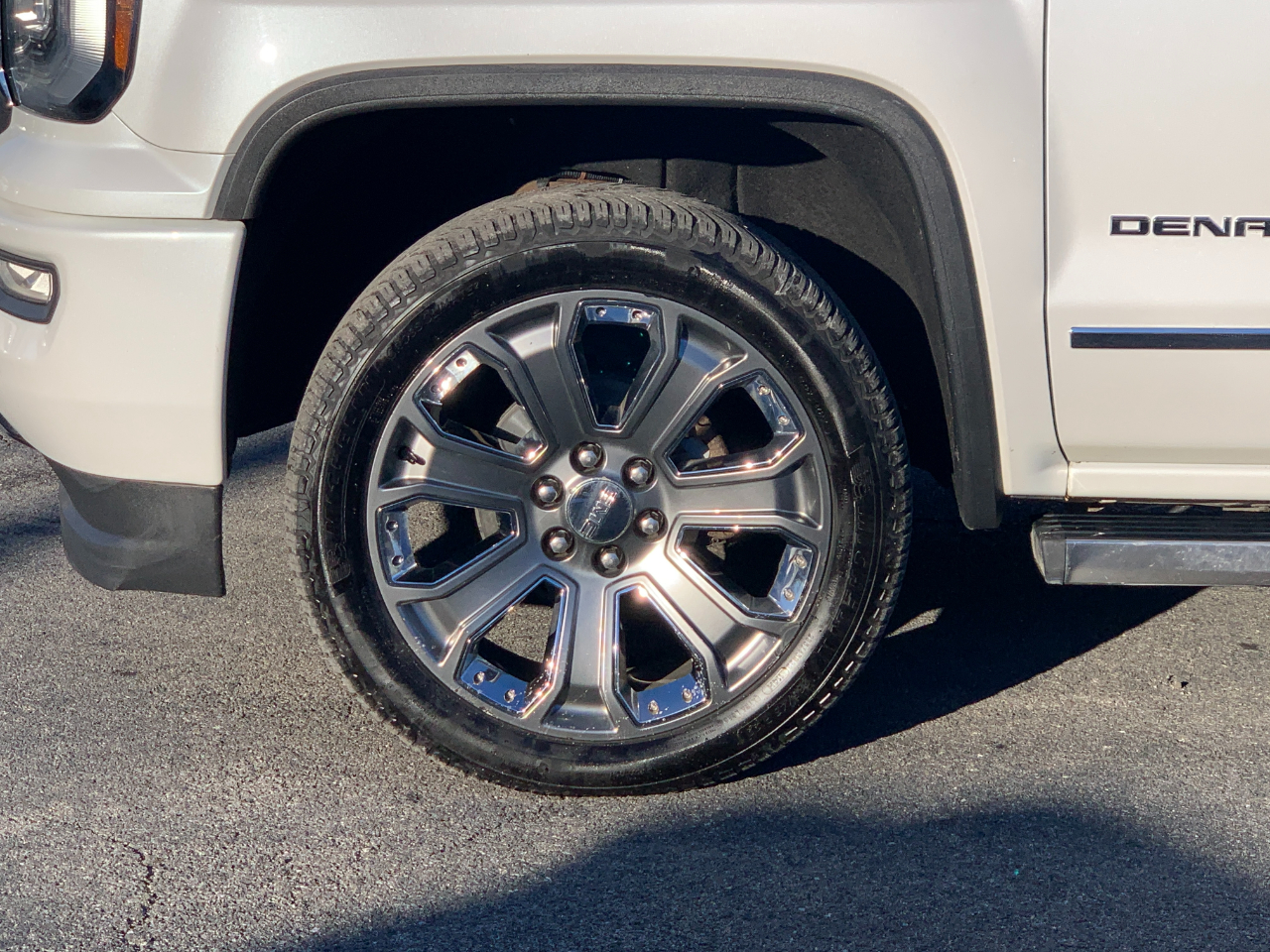 GMC Sierra 1500 Denali Crew Cab Short Box 4WD 2017