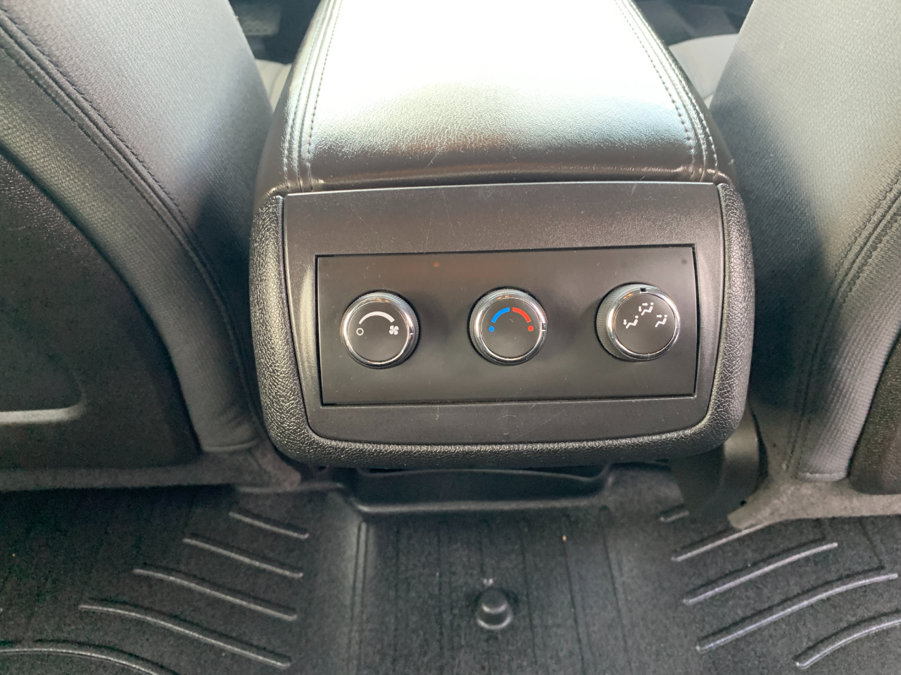 Chevrolet Traverse LT AWD 2011