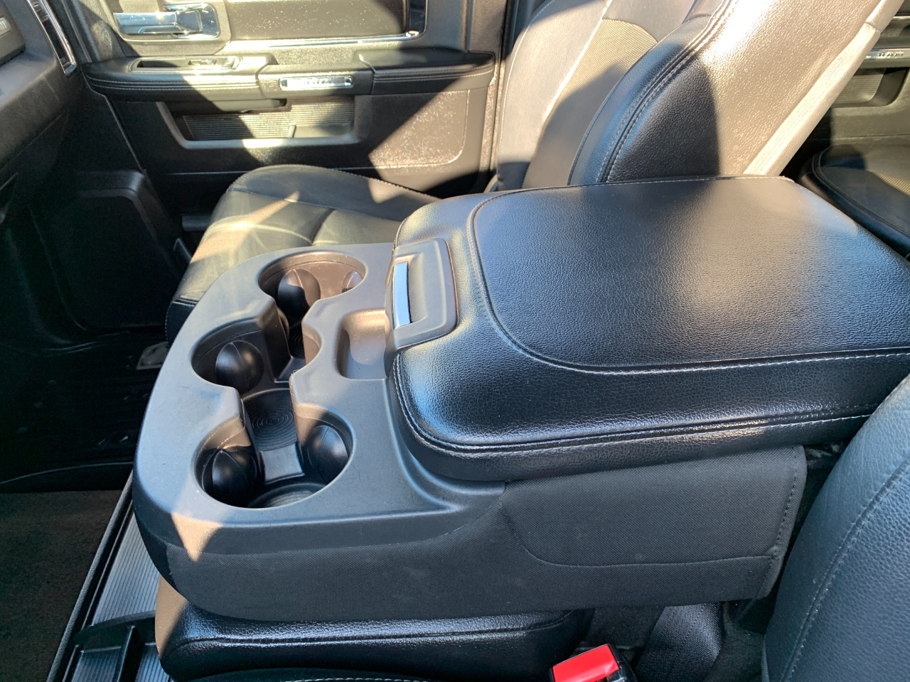 RAM 1500 Laramie Crew Cab SWB 4WD 2014