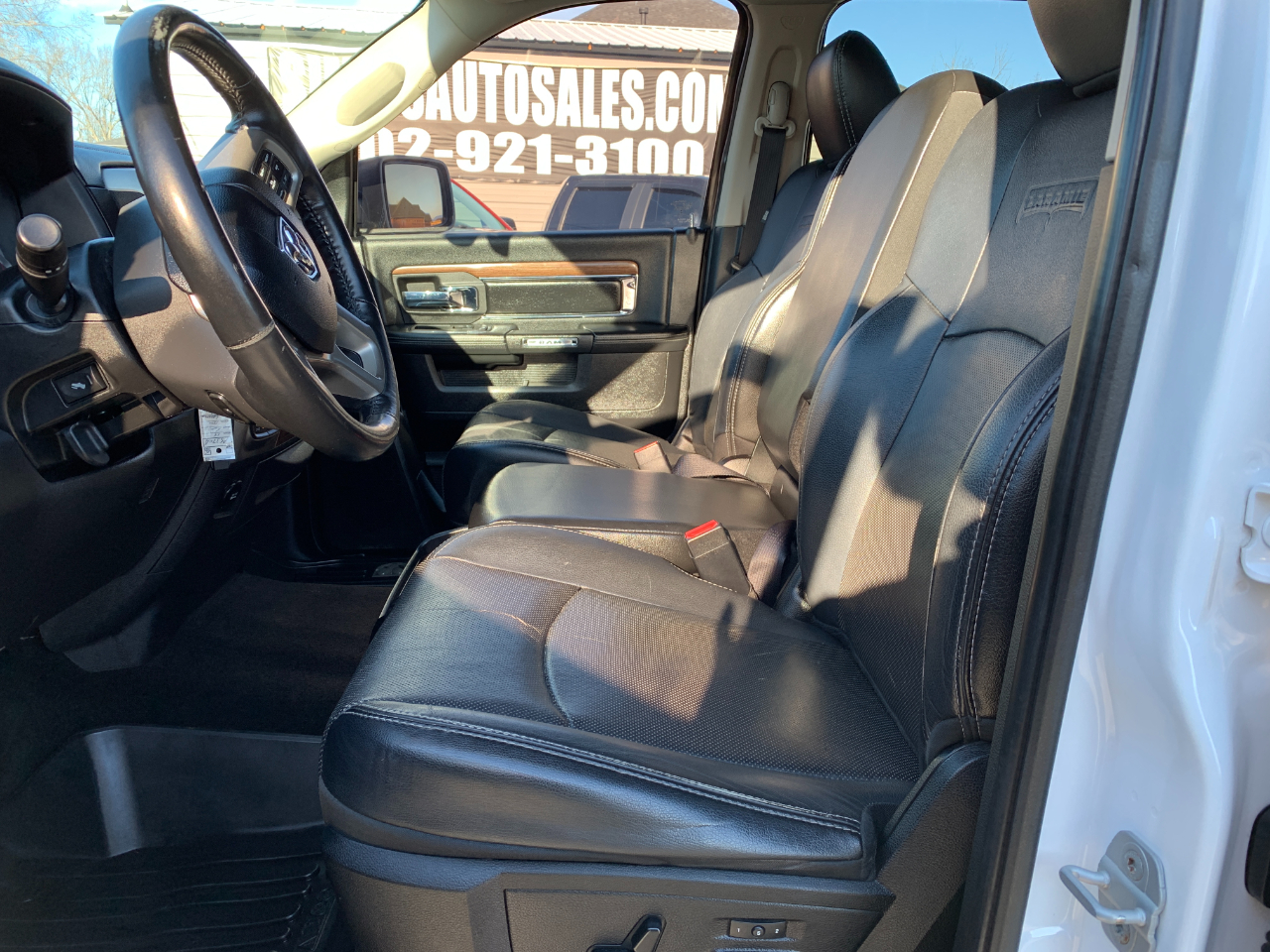 RAM 1500 Laramie Crew Cab SWB 4WD 2014