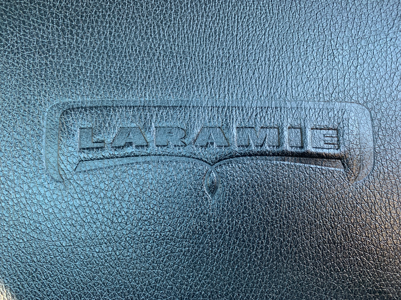 RAM 1500 Laramie Crew Cab SWB 4WD 2014