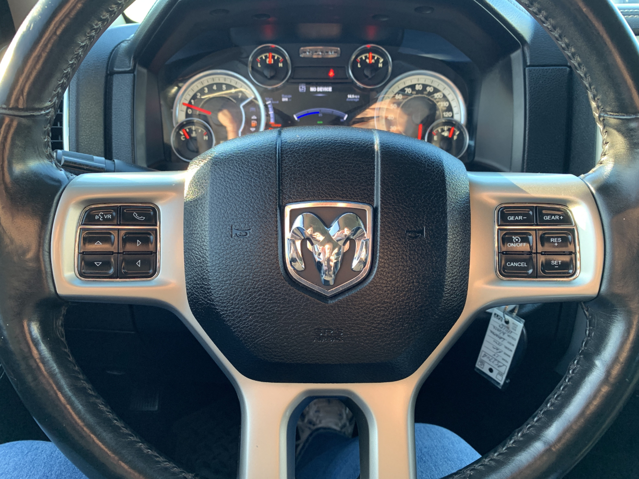 RAM 1500 Laramie Crew Cab SWB 4WD 2014