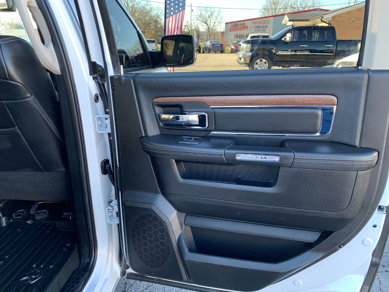 RAM 1500 Laramie Crew Cab SWB 4WD 2014