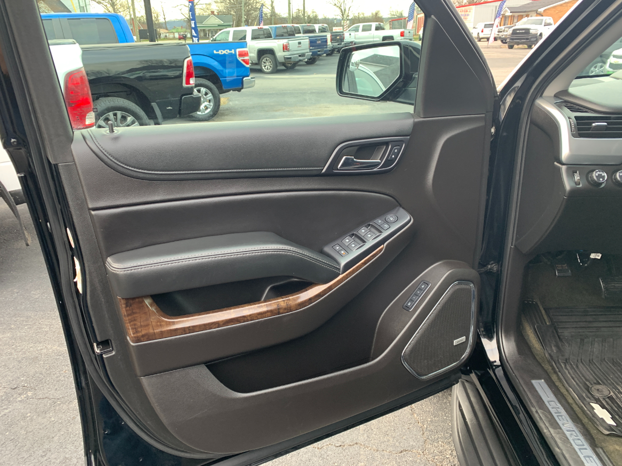 Chevrolet Suburban LT 4WD 2017