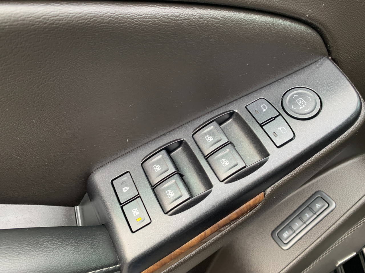 Chevrolet Suburban LT 4WD 2017