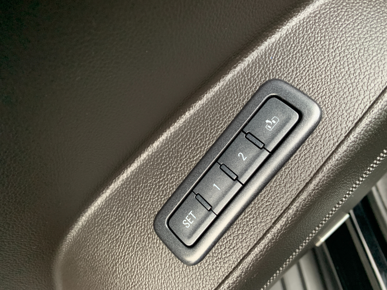 Chevrolet Suburban LT 4WD 2017