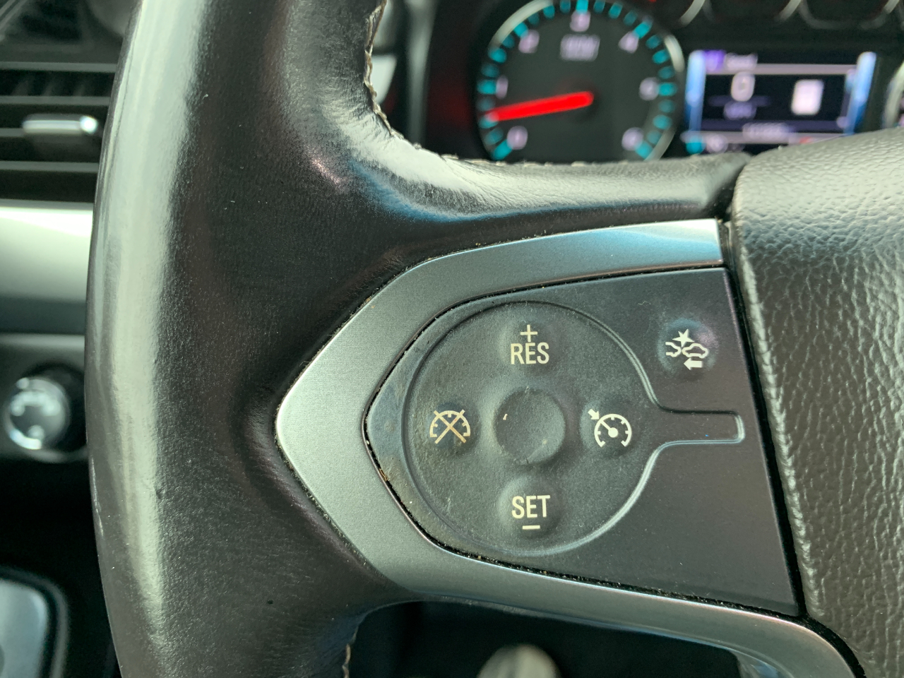 Chevrolet Suburban LT 4WD 2017