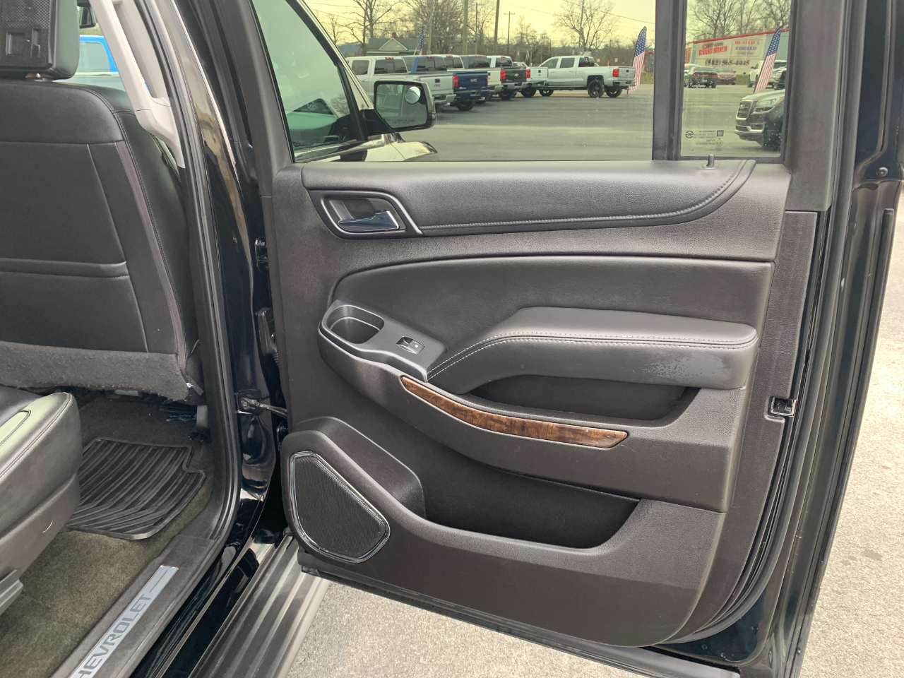 Chevrolet Suburban LT 4WD 2017