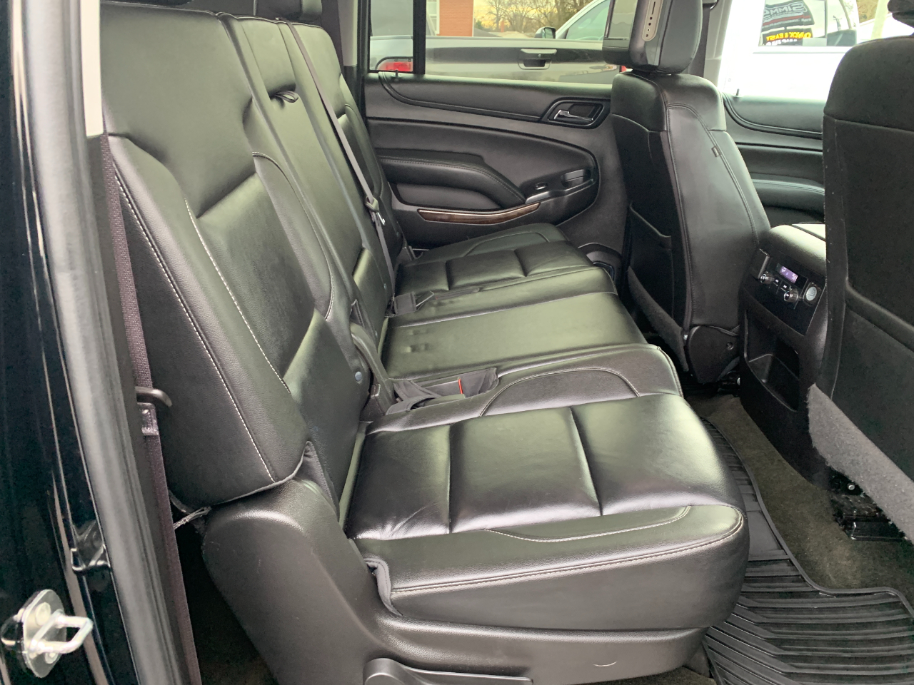 Chevrolet Suburban LT 4WD 2017