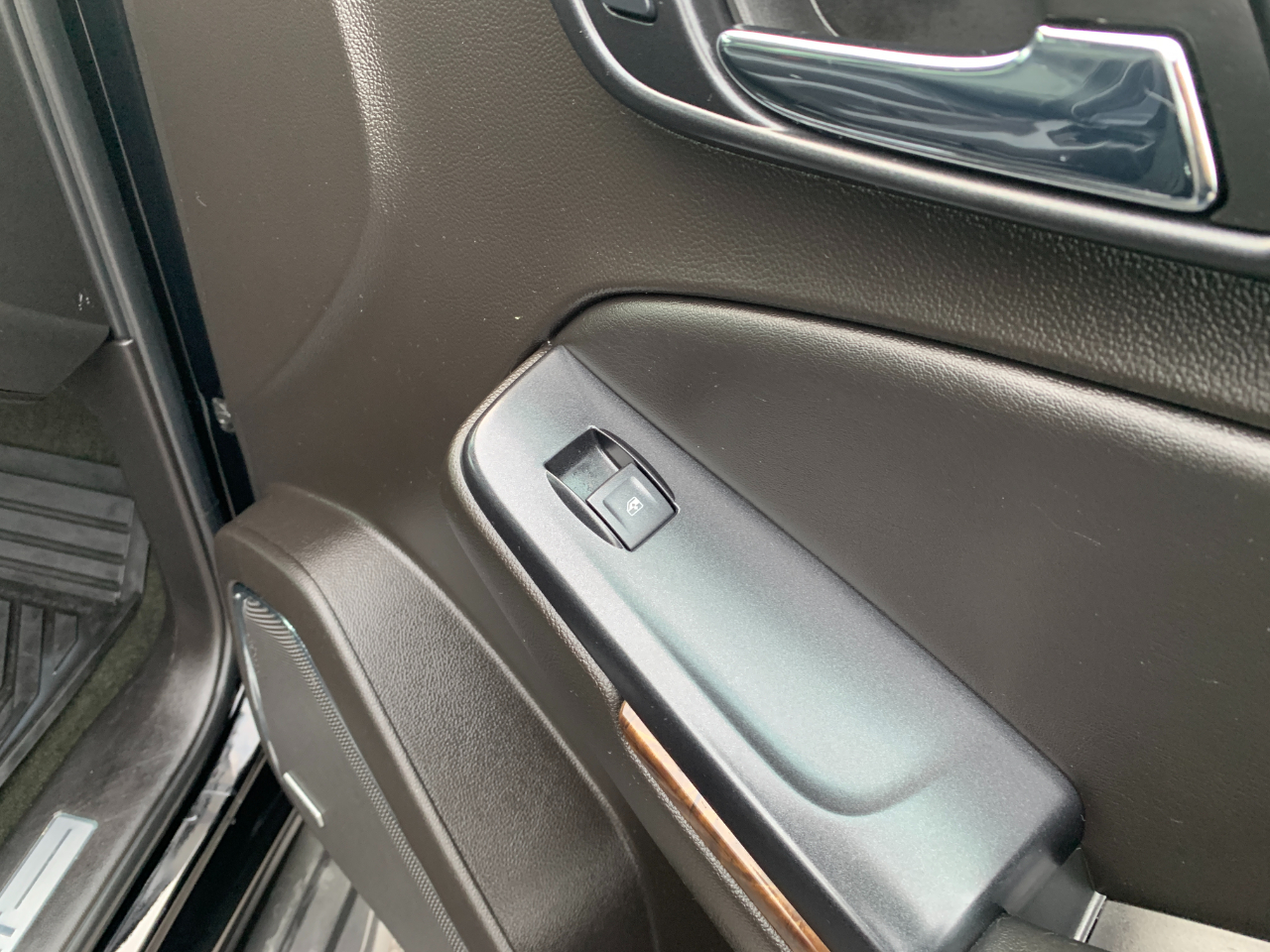 Chevrolet Suburban LT 4WD 2017