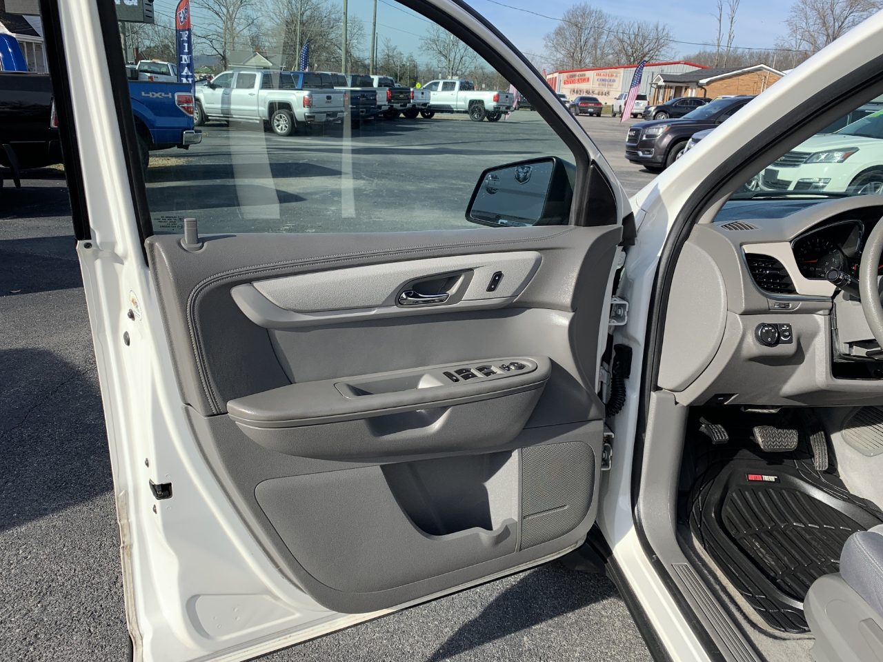 Chevrolet Traverse LS FWD 2013