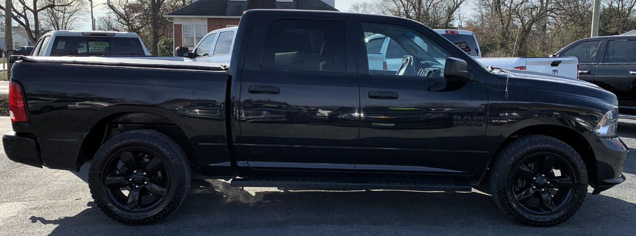 RAM 1500 Tradesman Crew Cab SWB 4WD 2017