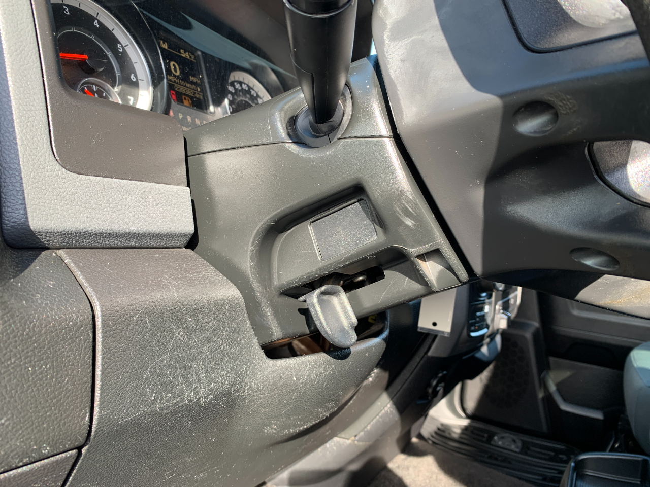 RAM 1500 Tradesman Crew Cab SWB 4WD 2017