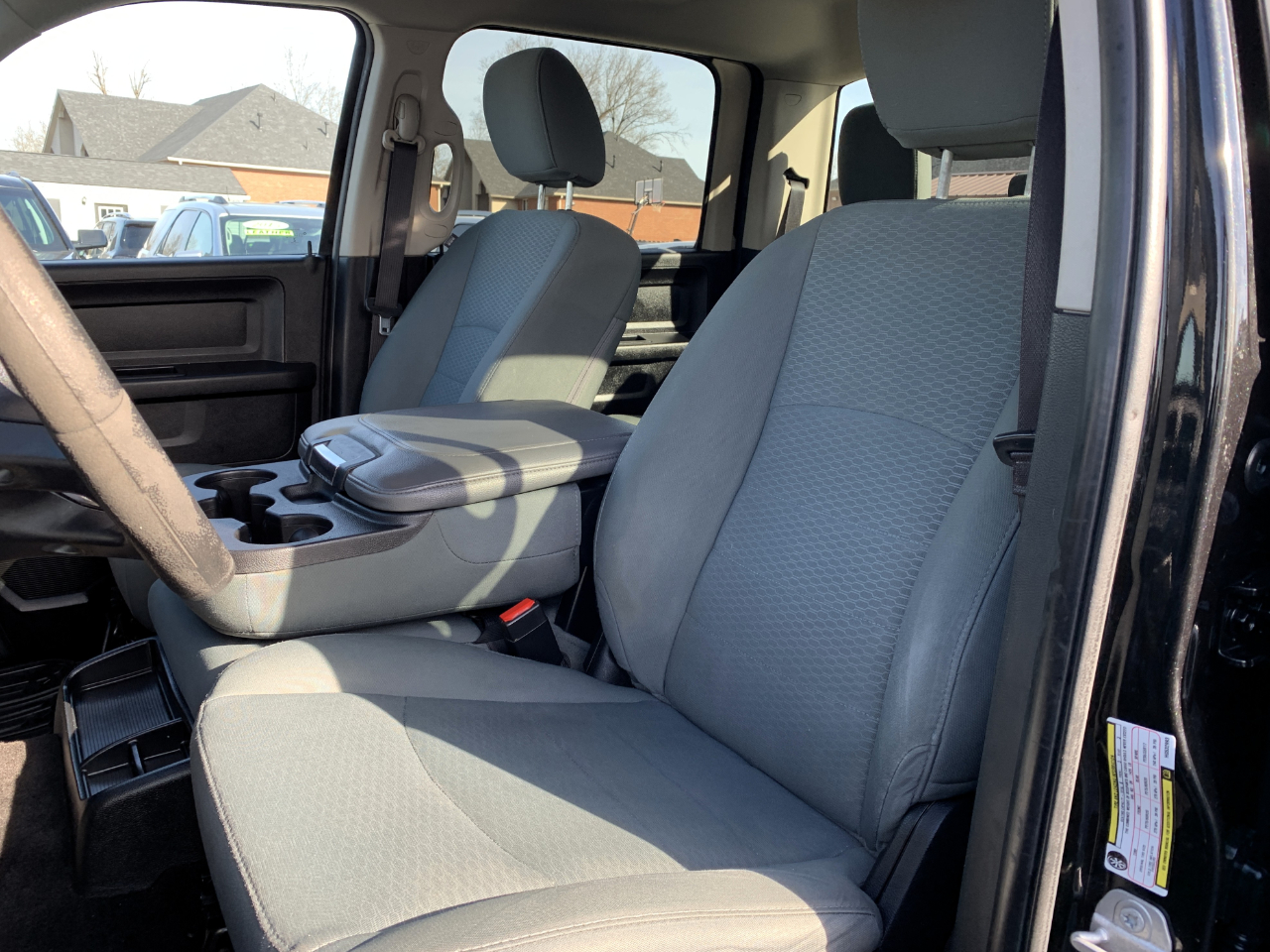 RAM 1500 Tradesman Crew Cab SWB 4WD 2017