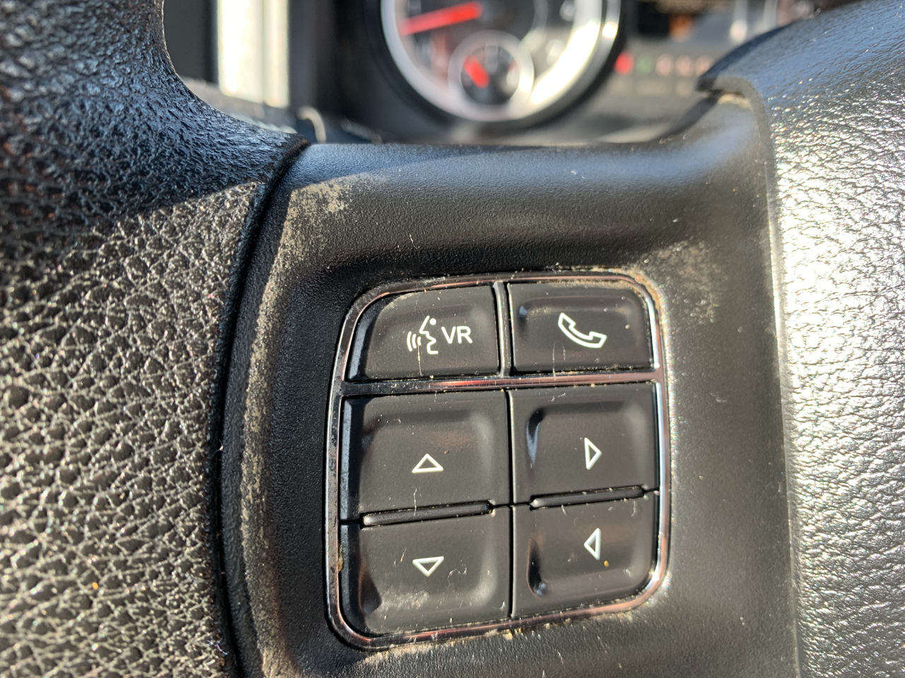 RAM 1500 Tradesman Crew Cab SWB 4WD 2017