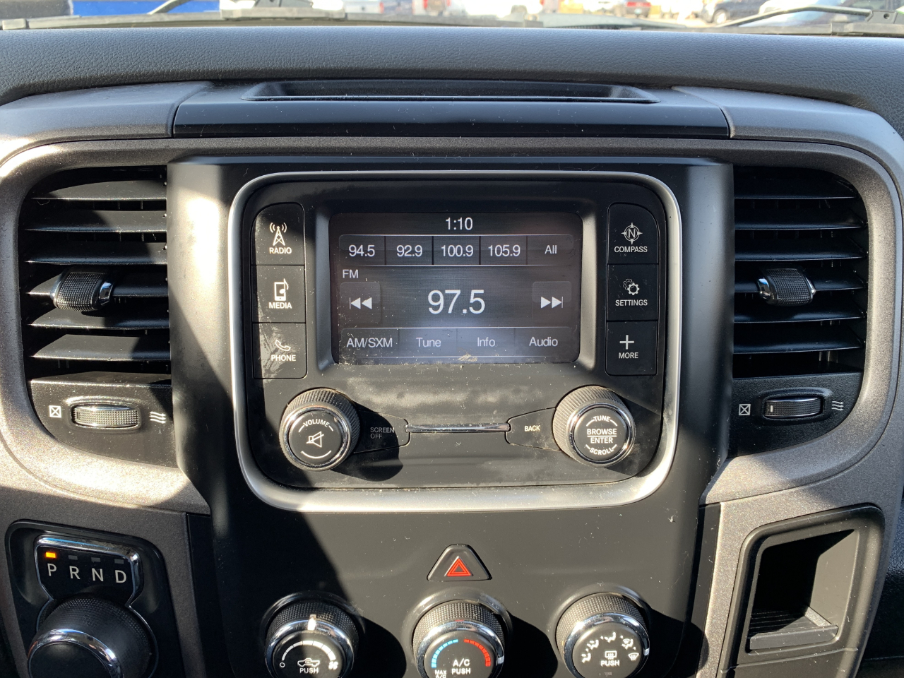 RAM 1500 Tradesman Crew Cab SWB 4WD 2017