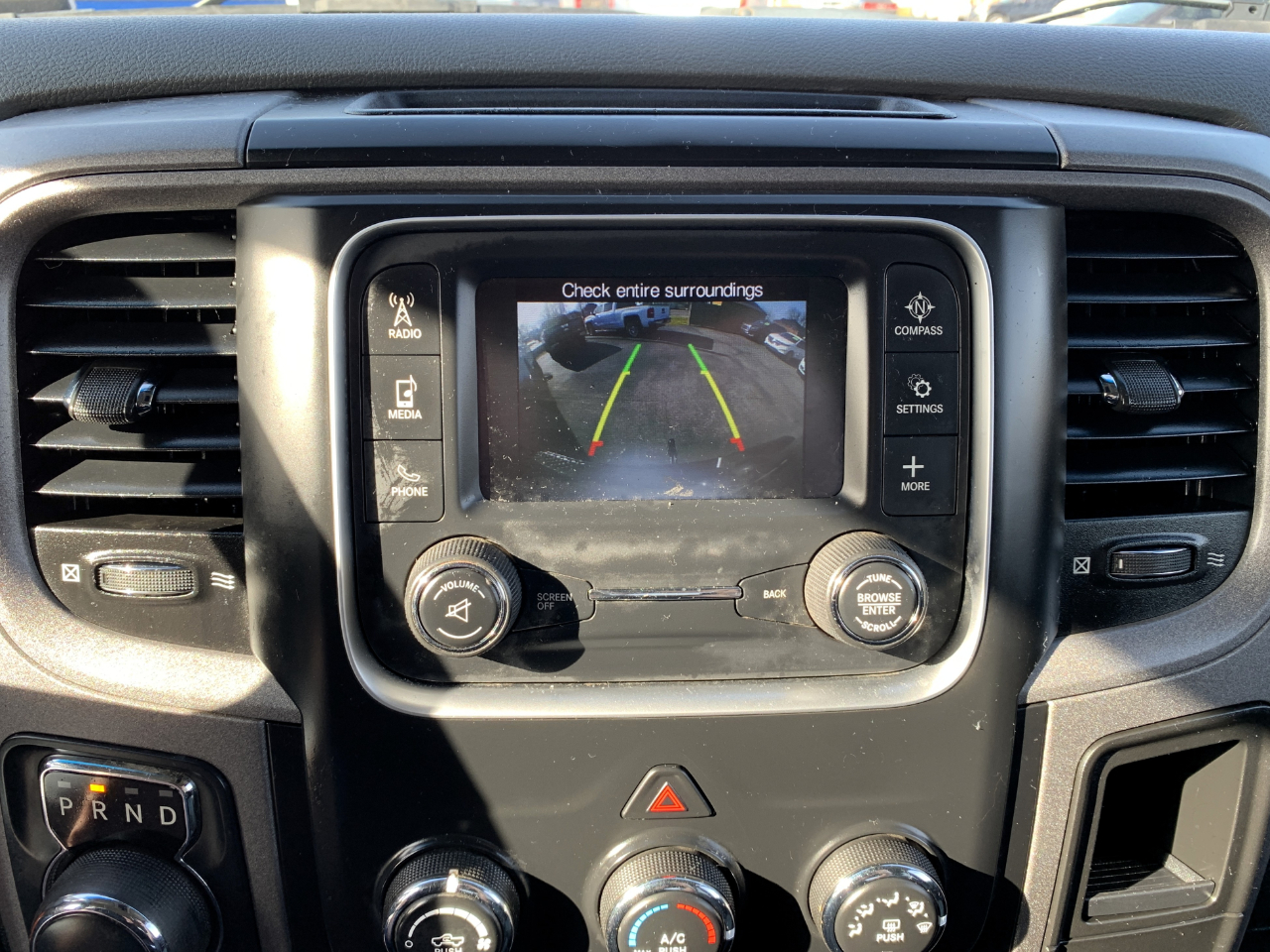 RAM 1500 Tradesman Crew Cab SWB 4WD 2017