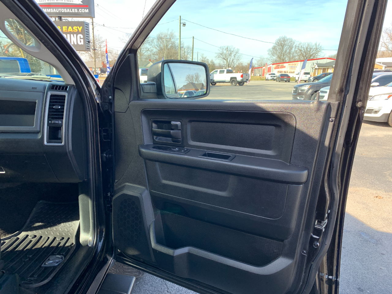 RAM 1500 Tradesman Crew Cab SWB 4WD 2017