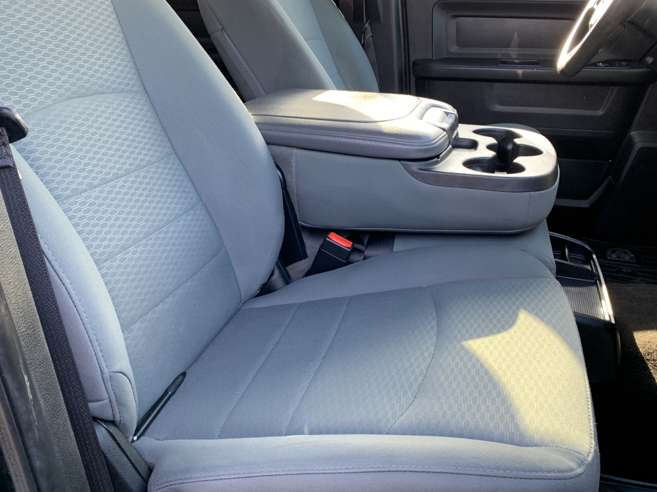 RAM 1500 Tradesman Crew Cab SWB 4WD 2017