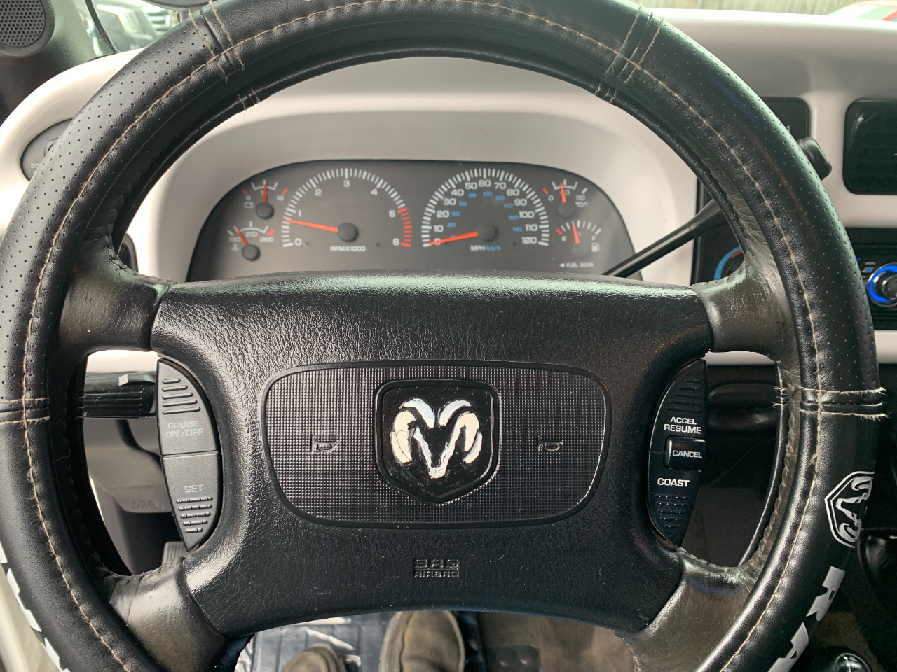 Dodge Ram 1500 Quad Cab 6.5-ft. Bed 4WD 1998